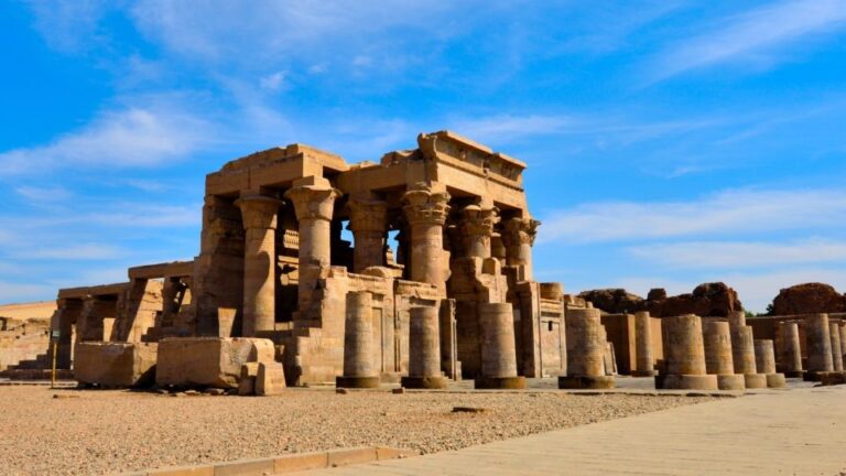 From Luxor: Private Day Trip to Edfu and Kom Ombo