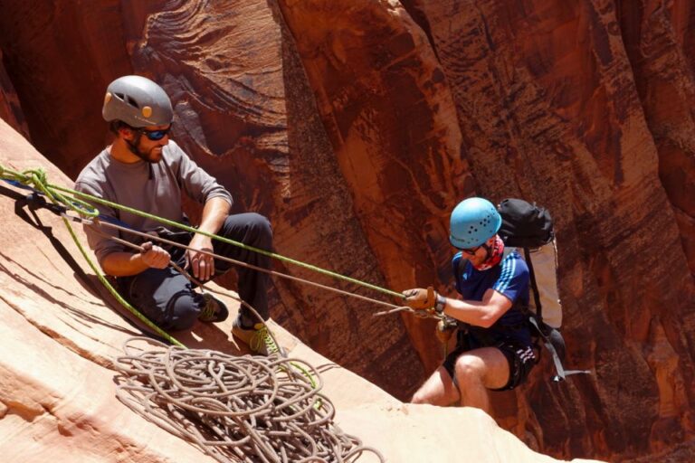 From Moab: Half-Day Zig Zag Canyon Canyoneering Experience