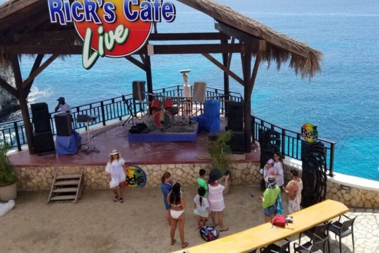 From Montego Bay: Negril Beach and Rick’s Café Day Trip