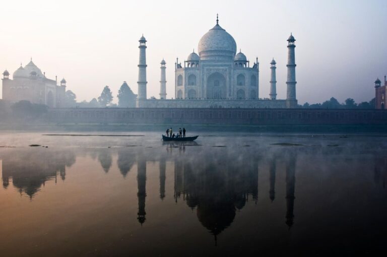 From Mumbai: Agra Sightseeing With Taj Mahal Sunrise