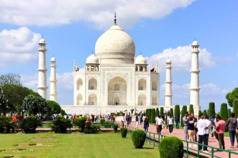 From New Delhi: Agra Highlights Private Day Trip by Train