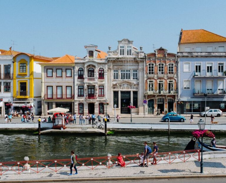 From Porto: Aveiro, Costa Nova Tour With Boat Ride