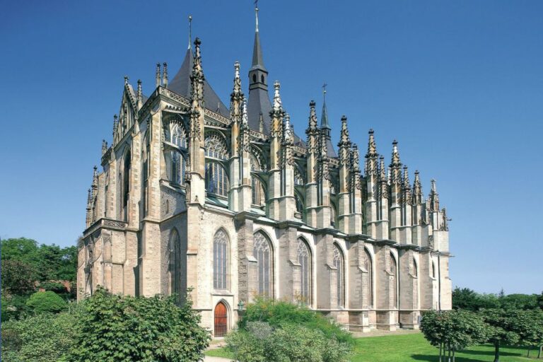 From Prague: Kutná Hora, St.Barbara’s Church, Sedlec Ossuary