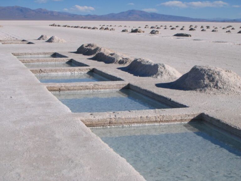 From Salta: Salinas and Hornocal 2-Day Tour With Transfer