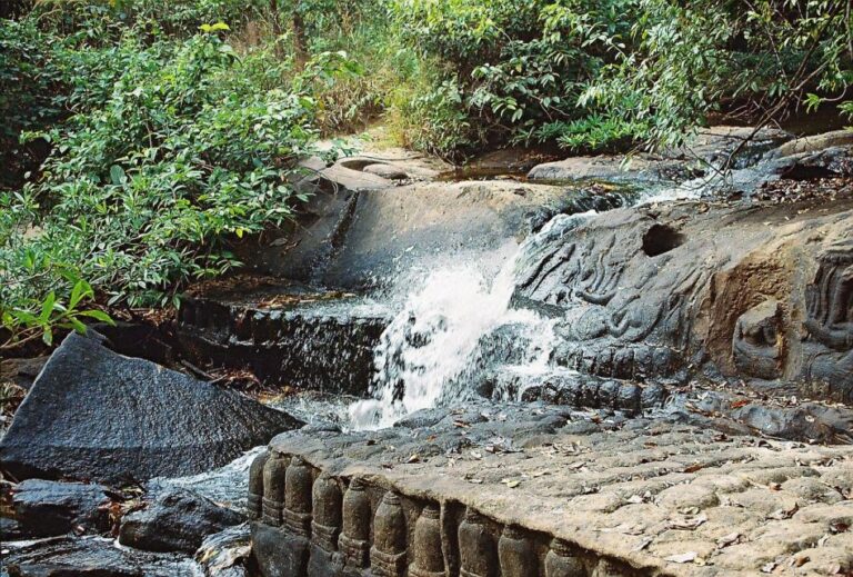 From Siem Reap: Small-Group Phnom Kulen Waterfall Day Tour