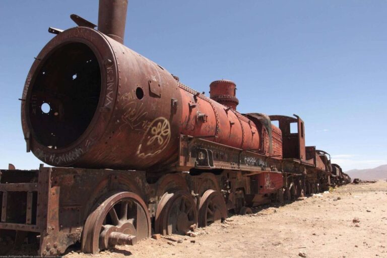 From Sucre: Tour in English Uyuni Salt Flat Tour 2 Days