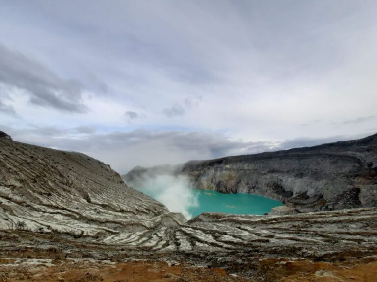 From Surabaya: 3-Day Mount Bromo and Ijen Vulcano Tour