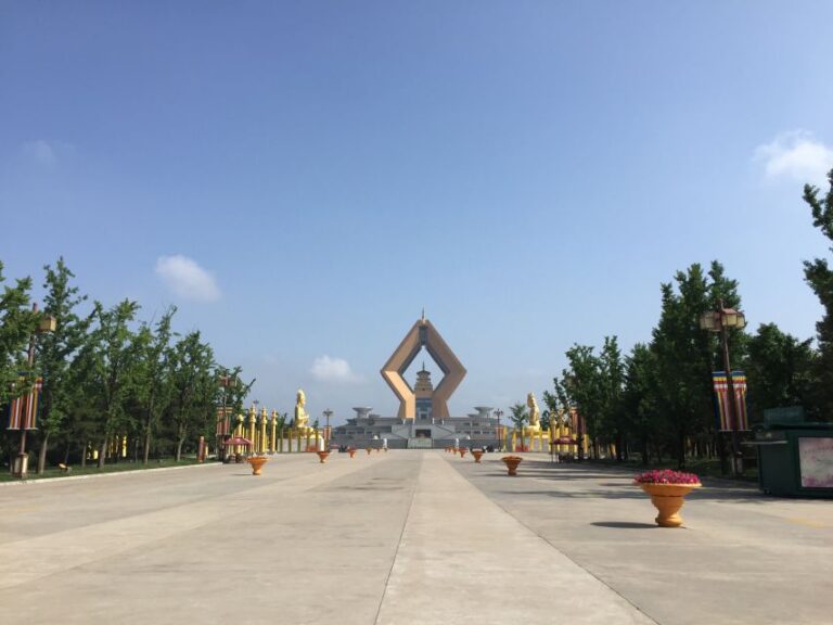 From Xi’an: Day Trip to Famen Temple & Qian Mausoleum