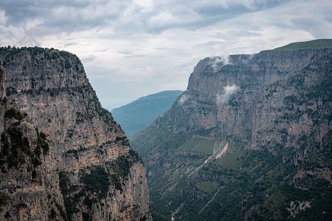 Full-Day Guided Hike of Vikos Gorge in Monodendri (Mar )
