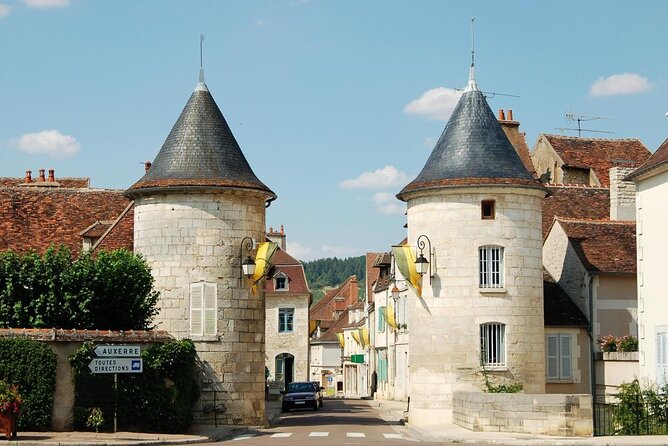 Full-Day North Burgundy and Chablis Wine Tasting Tour From Paris