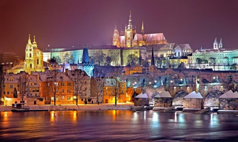 Full-Day Private Tour to Prague From Vienna
