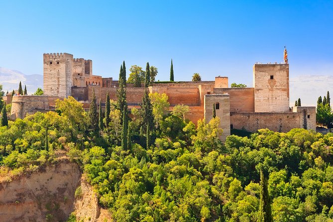 Full Day to Alhambra Palace and Generalife Gardens From Torremolinos
