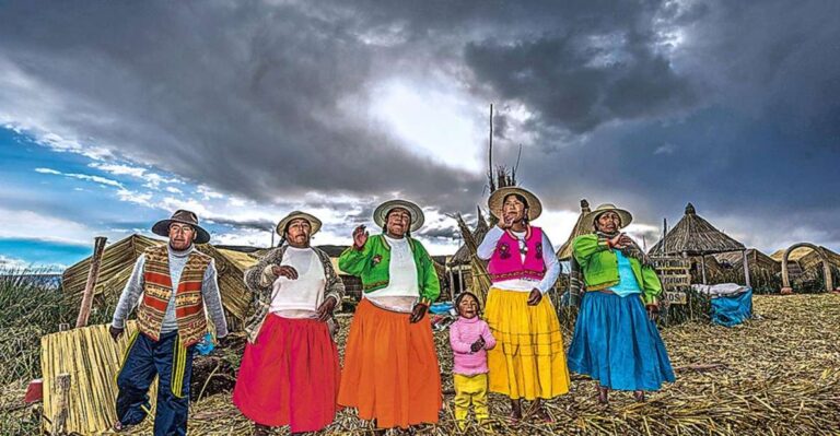 Full Day Visit to Uros Island – Taquile