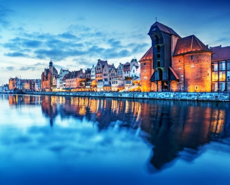 GdańSk: Old Town Private Walking Tour With Legends and Facts