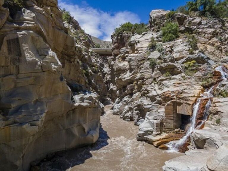 Geological and Cultural Expedition in Cajón Del Maipo