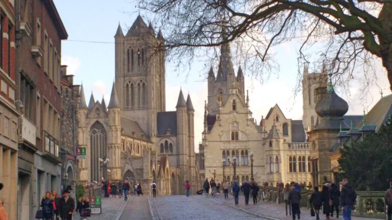 Ghent: Guided City Tour With Food and Drink Tastings