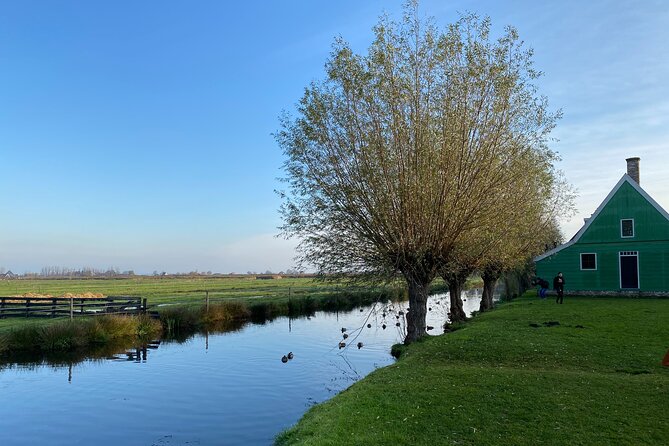 Giethoorn and Zaanse Schans Day Tour Small Group Incl. Boat Ride