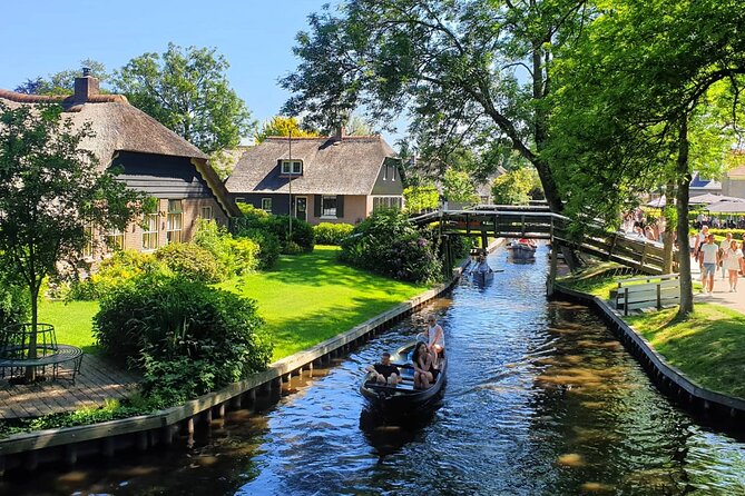 Giethoorn and Zaanse Schans Trip From Amsterdam With Boat Tour