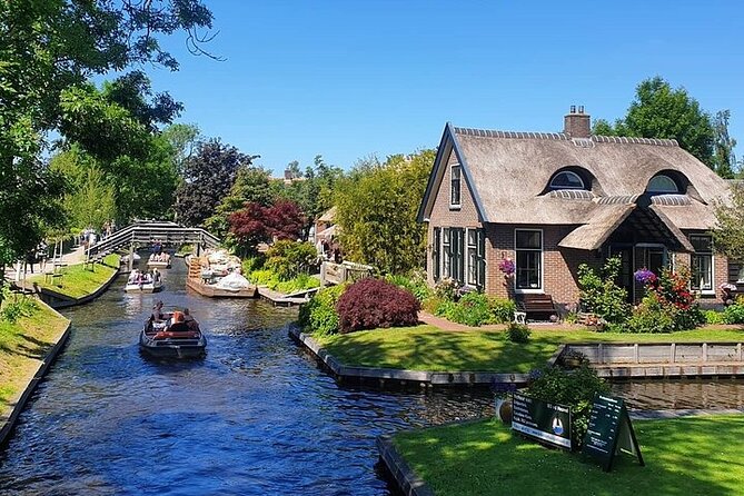Giethoorn Day Trip From Amsterdam With 1-Hour Boat Tour