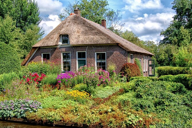 Giethoorn Smallgroup Day Trip With Boat Cruise, Lunch & Apple Pie From Amsterdam