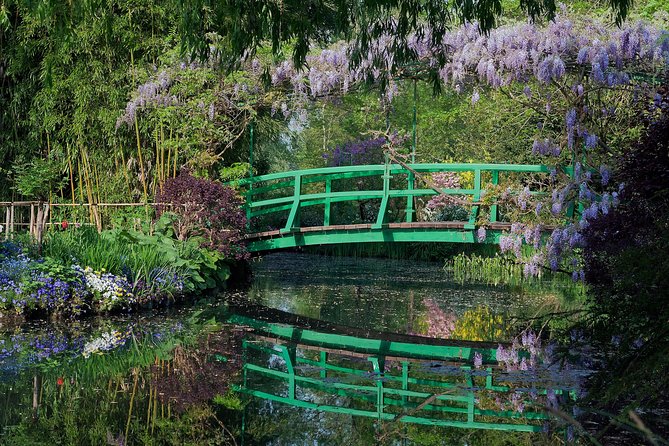 Giverny Monets House & Versailles Palace Private Day Trip From Paris
