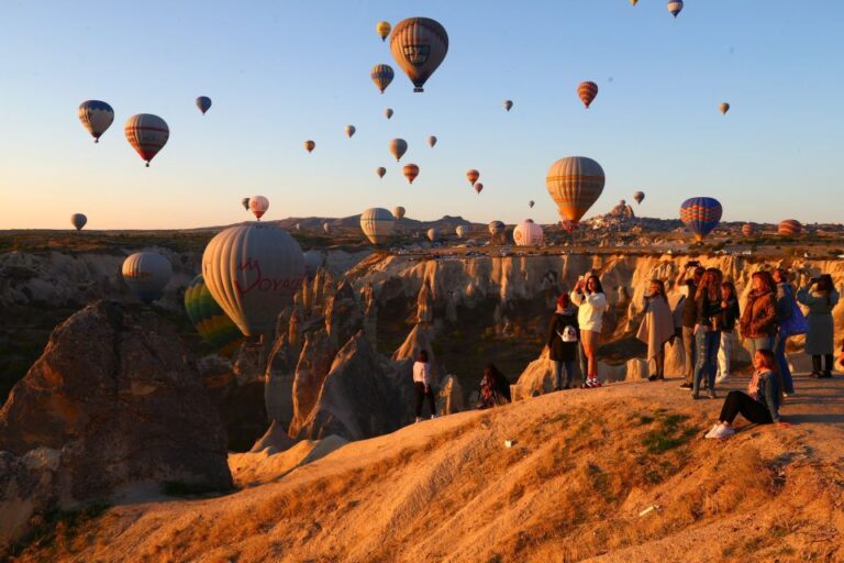 Goreme: Sunrise Hot Air Balloon Flight Over Cappadocia