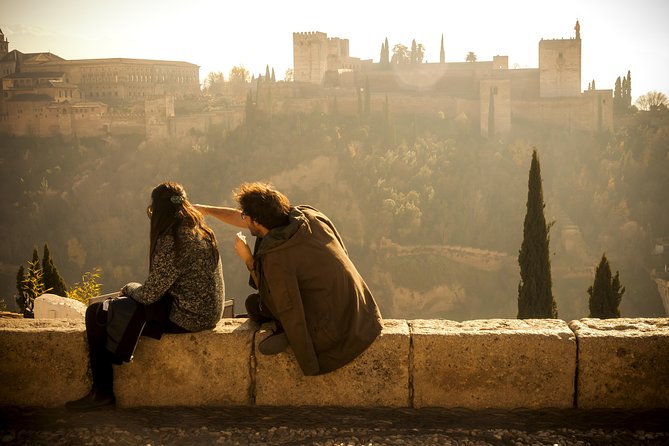 Granada: Sacromonte and Albaycin Neighbourhoods Walking Tour