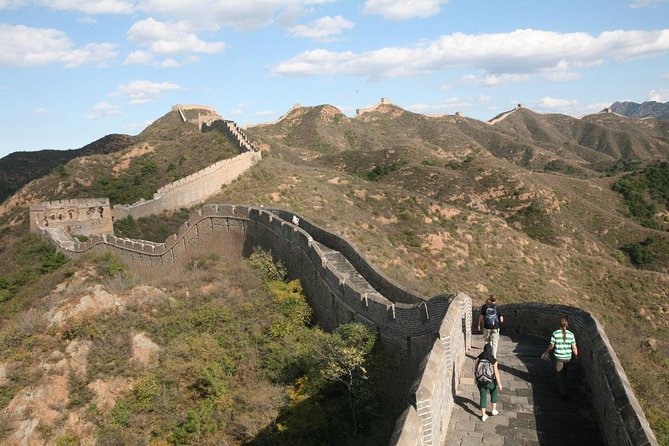 Great Wall Hiking Day Tour to Jinshanling