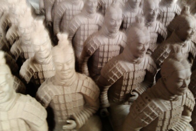 Group Bus Tour to Terracotta Warriors With Hotel Pickup & Lunch