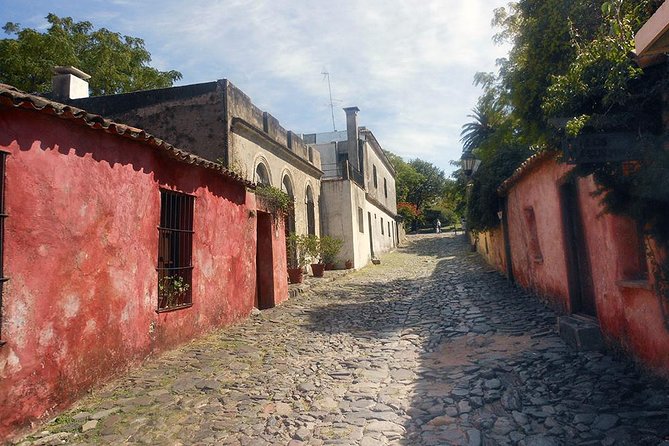 Guided Day Trip to Colonia Del Sacramento From Montevideo