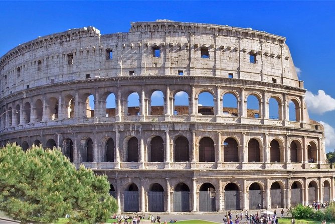 Guided Group Tour of Colosseum, Roman Forum, and Palatine Hill