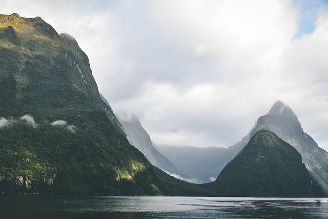 Guided Private Milford Sound Day Tour From Te Anau(Cruise Included)