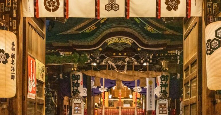 Hakata Temple and Shrine Tour With Food Stall Experience