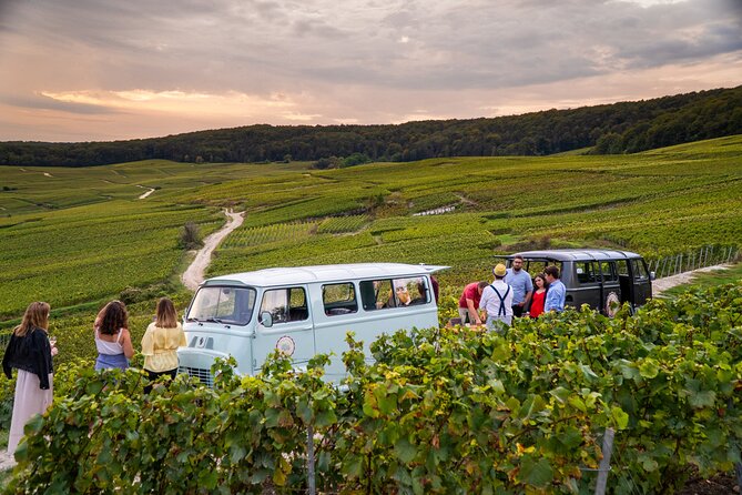 Half-Day Champagne Tour With a Vintage Van From Epernay