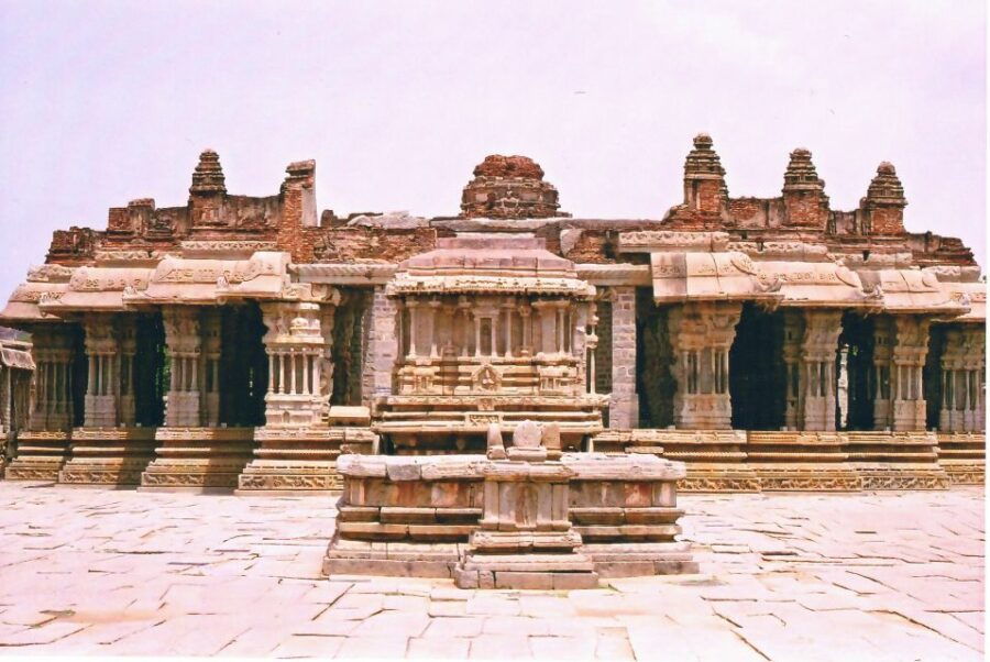 Hampi 2-Day Sightseeing Tour From Goa