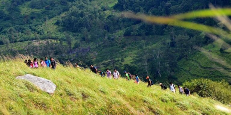 Hantana Mountain Retreat:All-Inclusive Trekking Experience