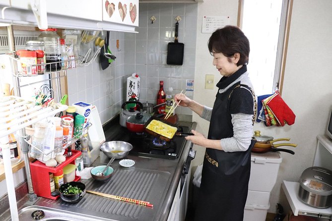 Heart-Warming Japanese in Home Cooking Lesson With a Local Mother in Osaka