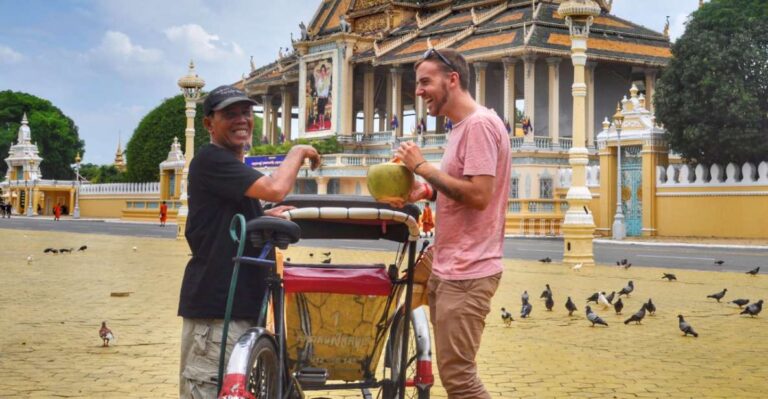 Hidden Phnom Penh City Guided Tour, Royal Palace, Wat Phnom