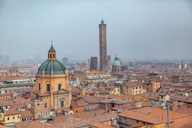 Highlights & Hidden Gems With Locals: Best of Bologna Private Tour