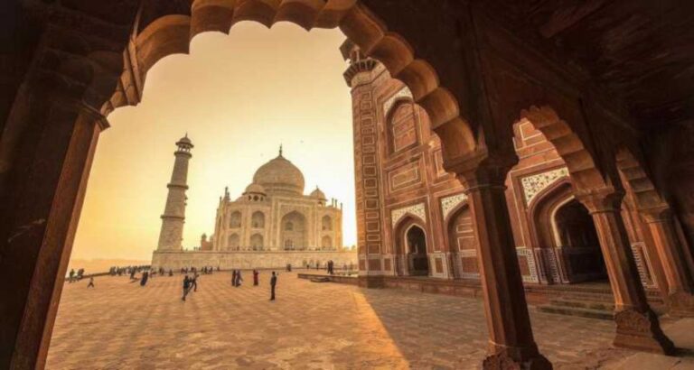 Highlights of Taj Mahal Sunrise Tour By Car From Delhi