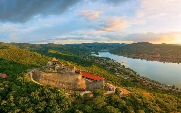 Hike to Visegrád Castlesauna – Budapest Best Spring-Combo