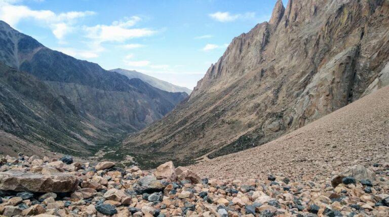 Hiking “Cajón De Los Arenales” From Mendoza or Uco Valley