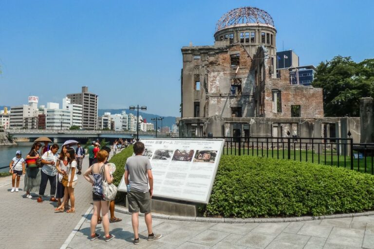 Hiroshima: Hidden Gems and Highlights Private Walking Tour