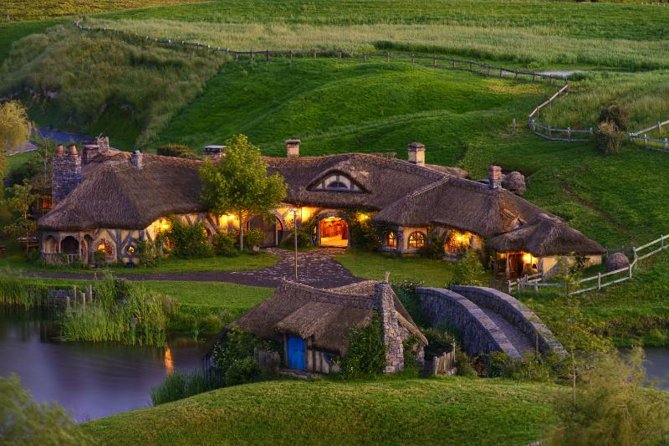 Hobbiton Movie Set Small Group Fully Guided Day Tour From Auckland