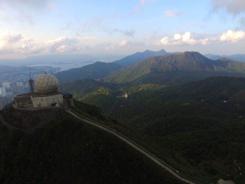 Hong Kong: Lion Rock Sunset Hiking Adventure