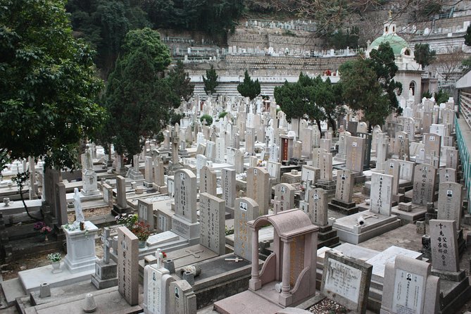 Hong Kong Private Guided Cemeteries Tour  – Hong Kong SAR