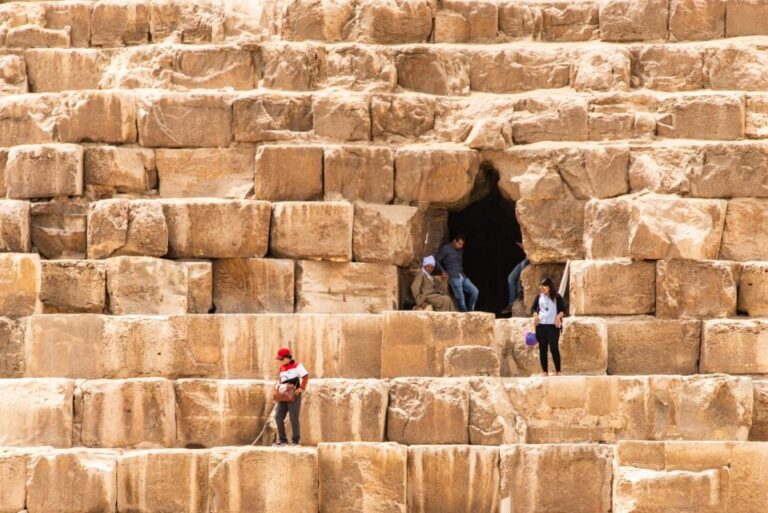 Hurghada: Cairo Museum, Giza Plateau, and Giza Pyramids Tour