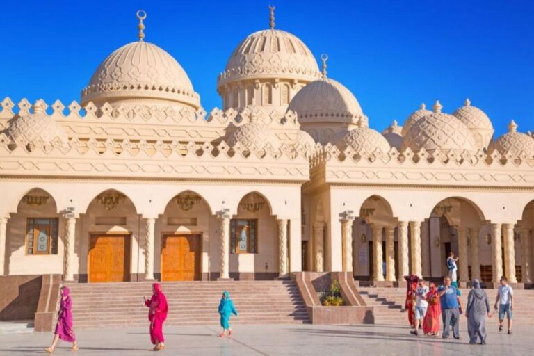 Hurghada: El Mina Mosque, Church and Marina Visit