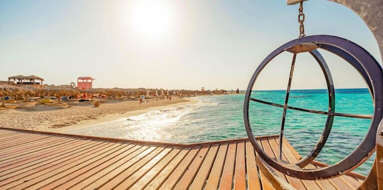 Hurghada: Paradise Island Sunset Cruise, Snorkeling, & Lunch