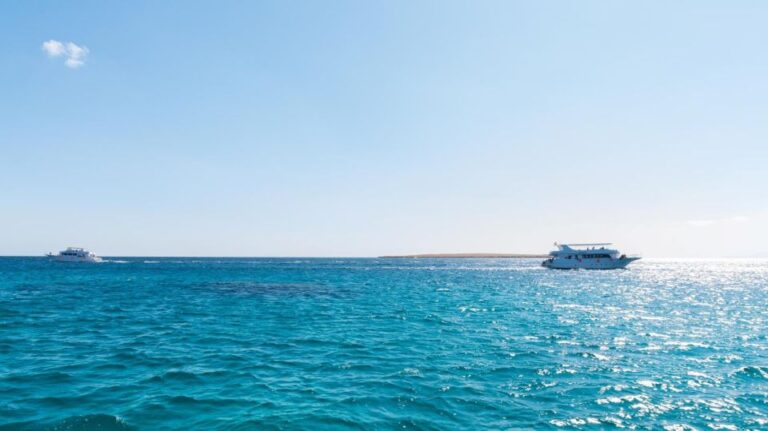 Hurghada: Private Speed Boat Trip 3 Snorkeling Spots